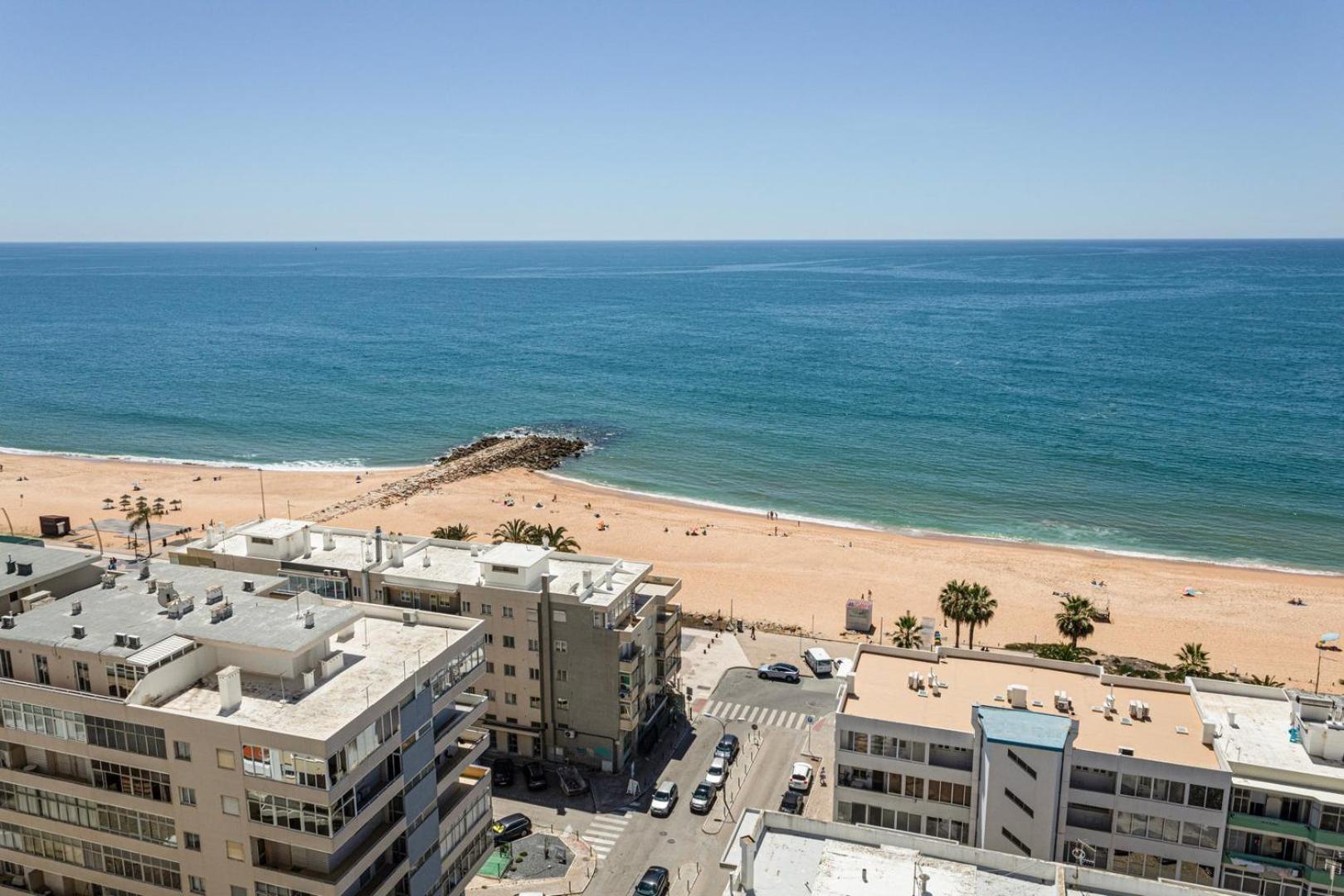 Апартаменты Quarteira Seaviews Экстерьер фото